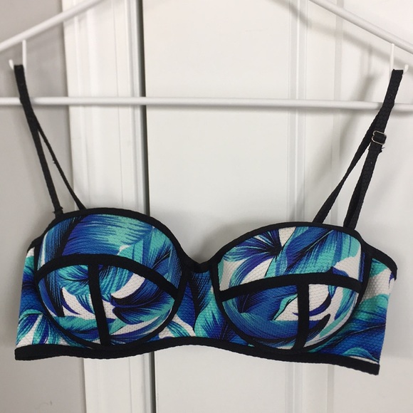 Other - Super cute bikini top